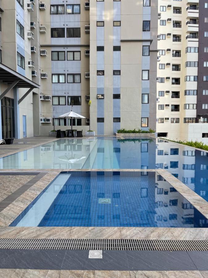 The Persimmon Studios Near Ayala And Sm City Cebu Extérieur photo
