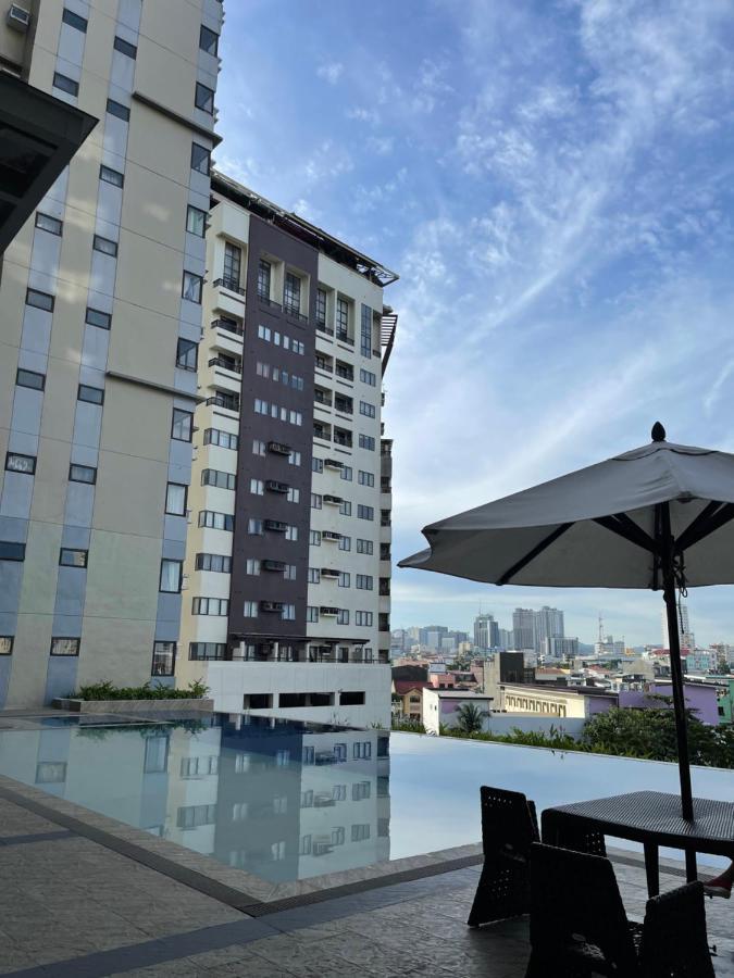 The Persimmon Studios Near Ayala And Sm City Cebu Extérieur photo