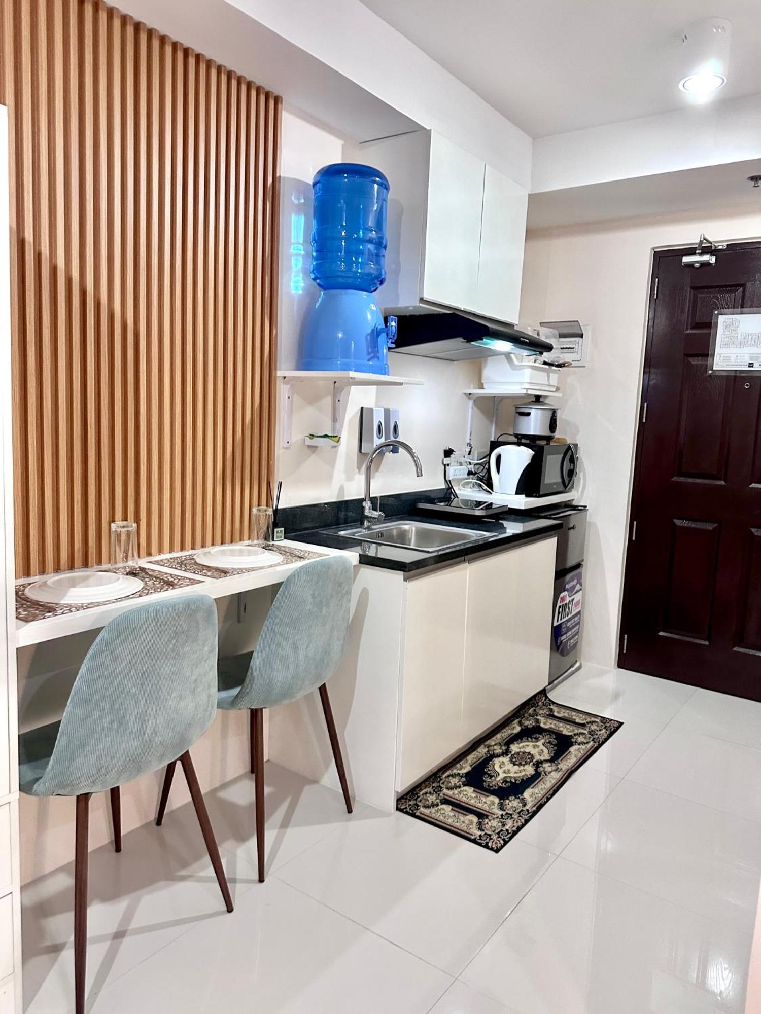 The Persimmon Studios Near Ayala And Sm City Cebu Extérieur photo