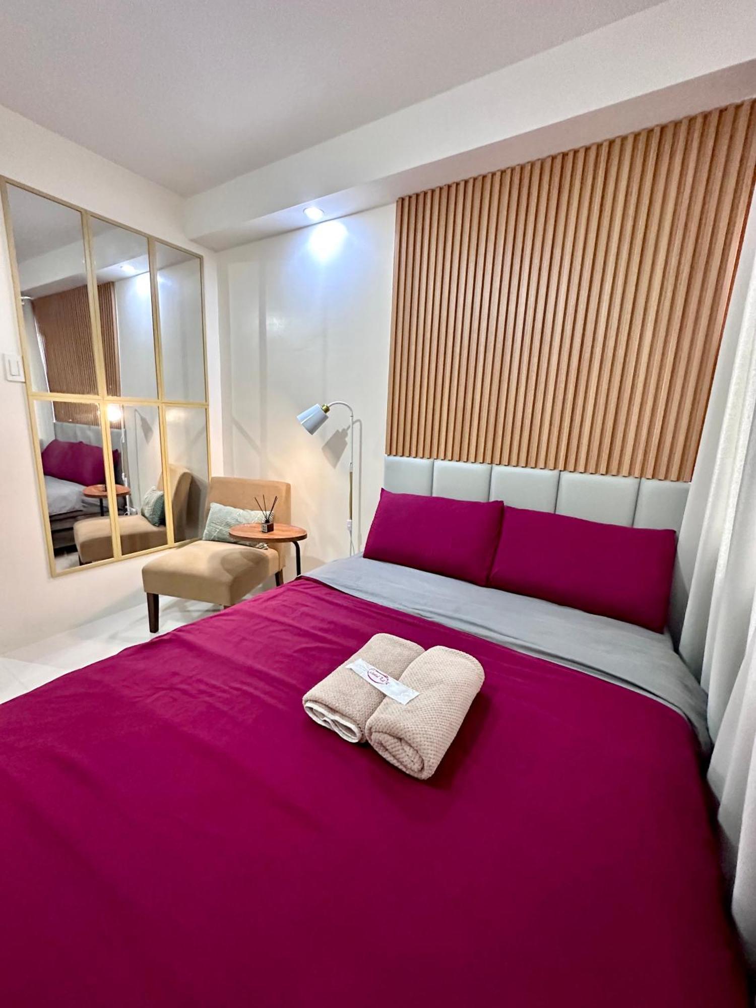 The Persimmon Studios Near Ayala And Sm City Cebu Extérieur photo