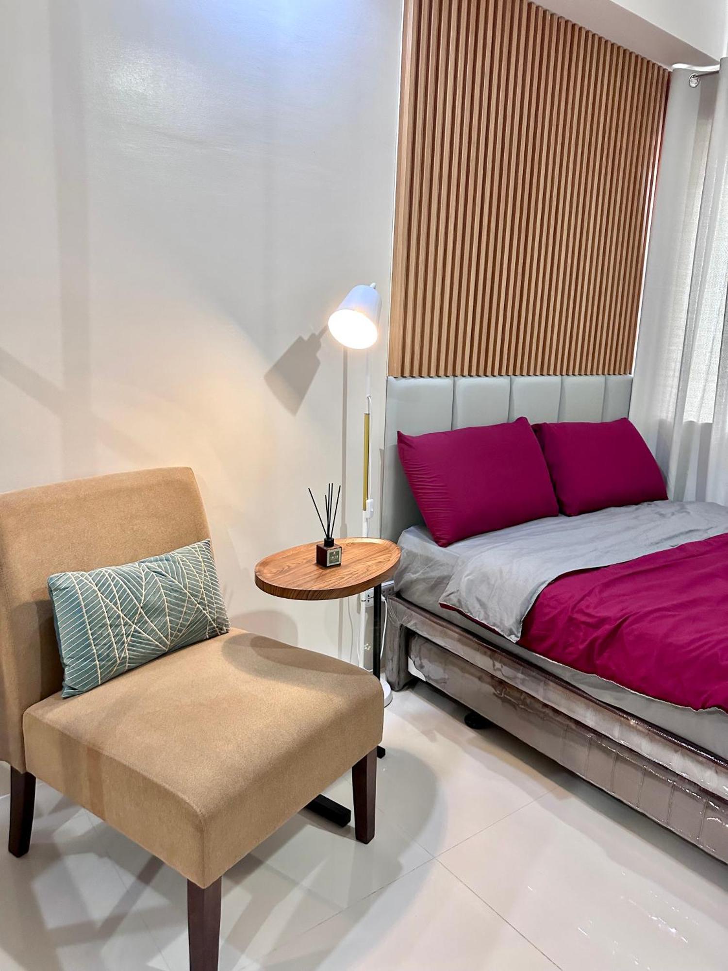 The Persimmon Studios Near Ayala And Sm City Cebu Extérieur photo