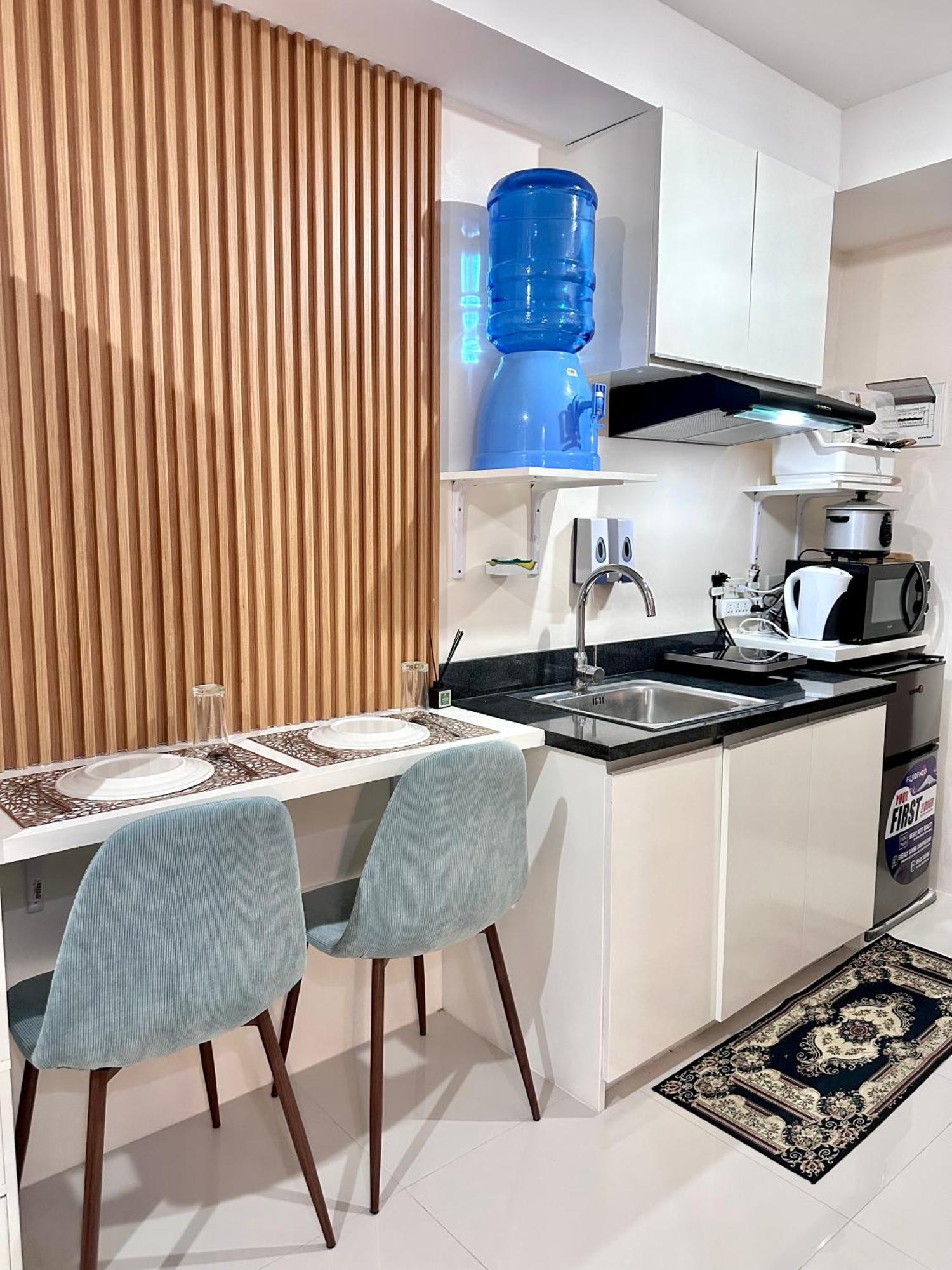 The Persimmon Studios Near Ayala And Sm City Cebu Extérieur photo