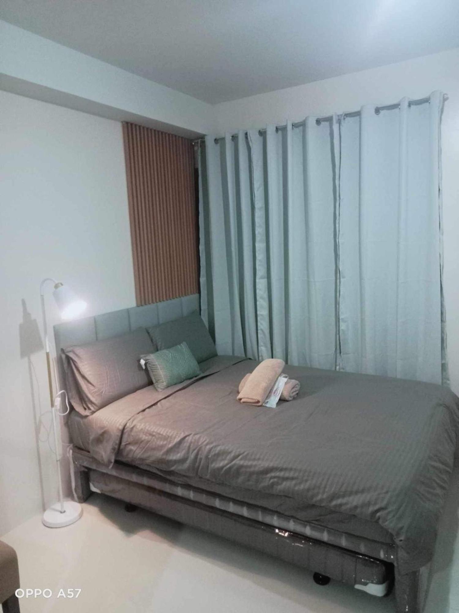 The Persimmon Studios Near Ayala And Sm City Cebu Chambre photo
