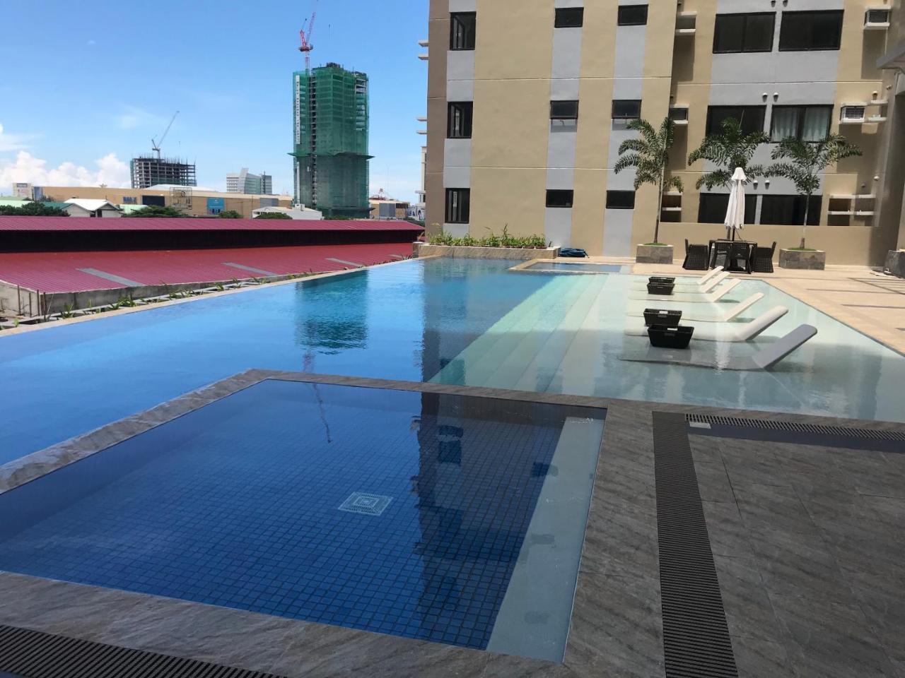 The Persimmon Studios Near Ayala And Sm City Cebu Extérieur photo