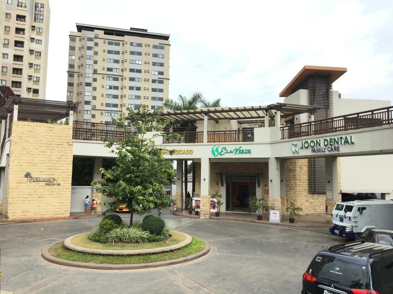 The Persimmon Studios Near Ayala And Sm City Cebu Extérieur photo