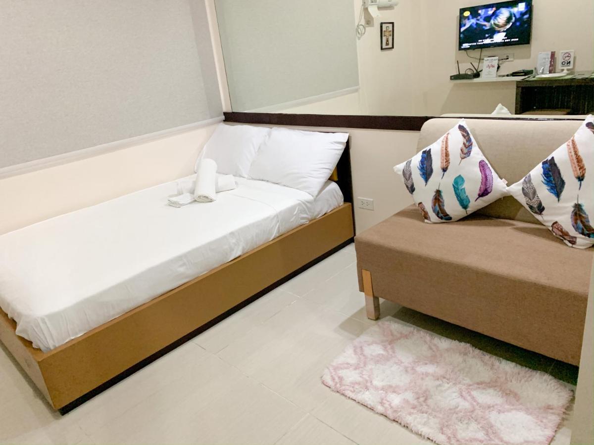 The Persimmon Studios Near Ayala And Sm City Cebu Extérieur photo